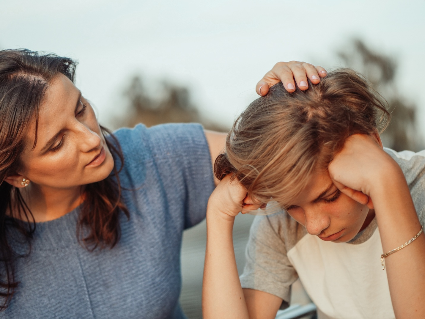 Woman supporting a friend going through a divorce