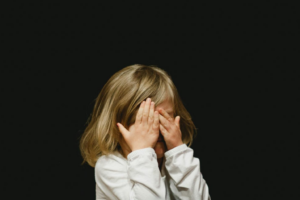 A little girl emotionally unwell due to her parents’ divorce